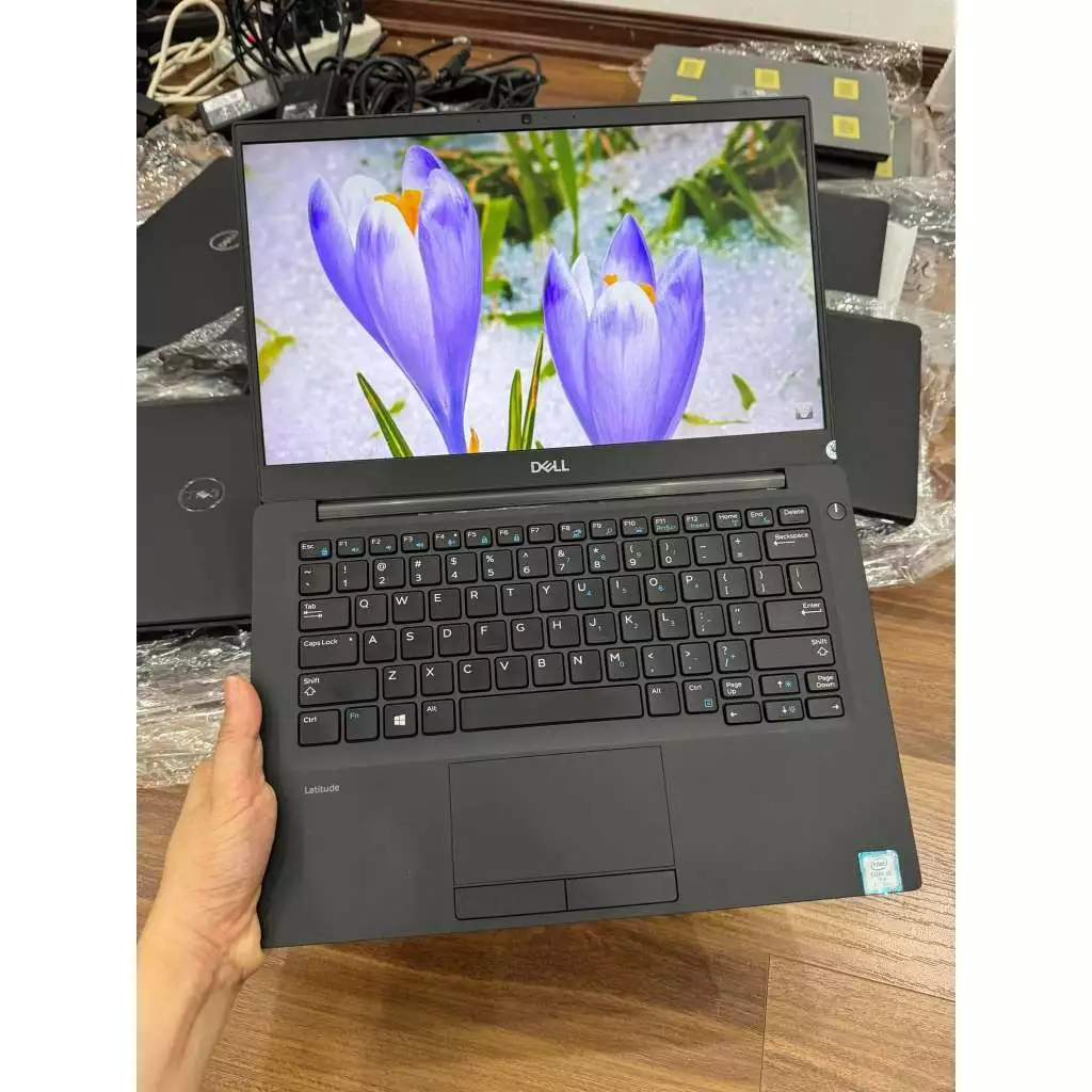 Laptop Dell Latitude E7390 Phiên Bản I5