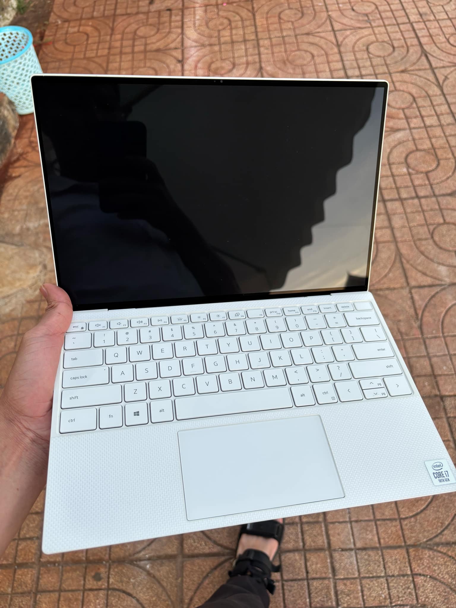 Laptop Dell XPS 9300 TRẮNG ĐẲNG CẤP DOANH NHÂN 